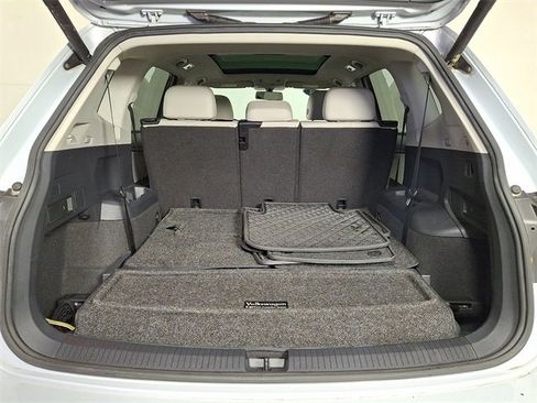 Used 2018 Volkswagen Tiguan SEL image 29