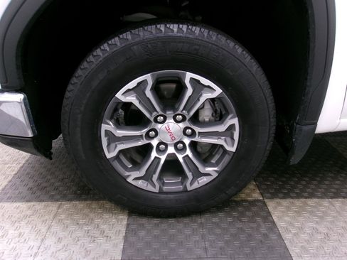 Certified 2023 GMC Sierra 1500 SLE w/ Preferred Package image 17