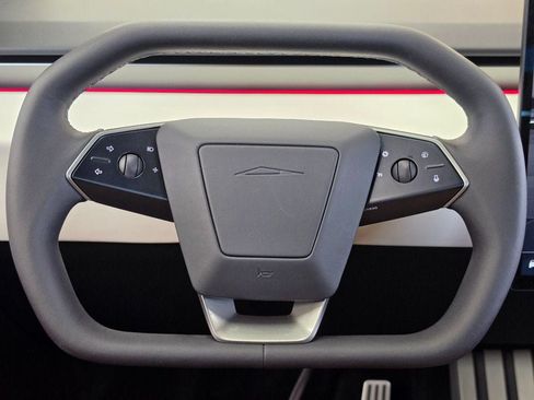 Used 2024 Tesla Cybertruck AWD Crew Cab image 32