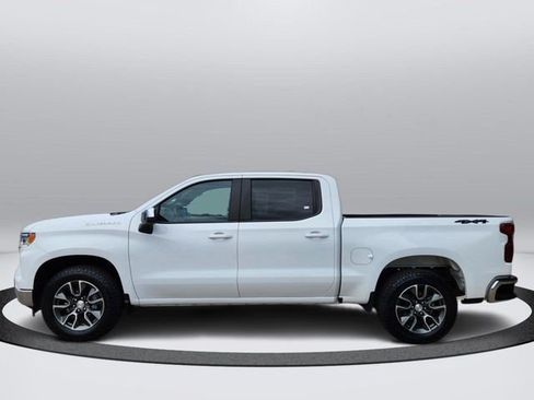 Used 2024 Chevrolet Silverado 1500 LT AWD/4WD image 2