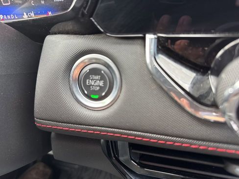 Used 2025 Chevrolet Colorado Z71 image 24