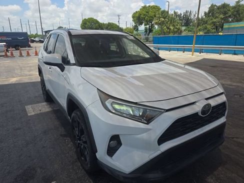 Used 2019 Toyota RAV4 XLE Premium FWD image 1