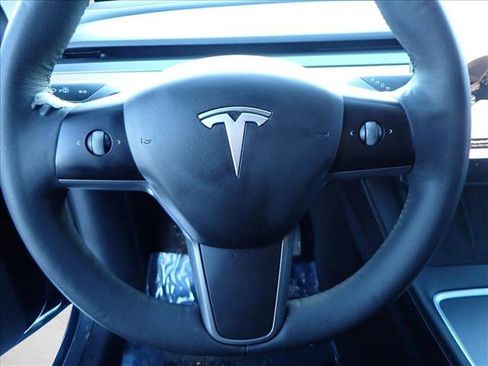Used 2021 Tesla Model Y Long Range image 15