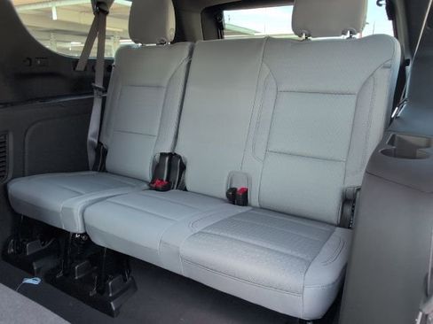 New 2026 Chevrolet Suburban LS image 9