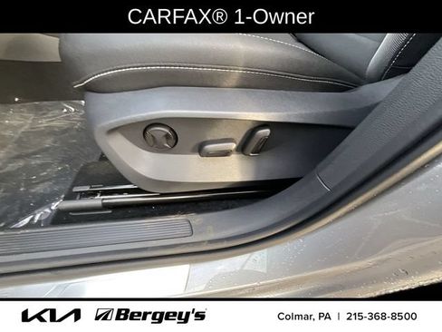 Used 2024 Volkswagen Taos SE w/ Black Wheel Plus Package AWD/4WD image 3