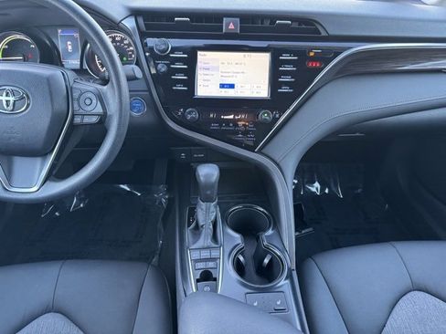 Certified 2018 Toyota Camry LE image 4
