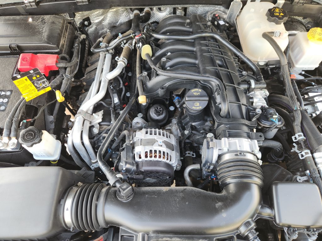 Used 2025 Jeep Gladiator Sport AWD/4WD image 23