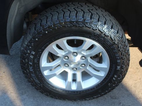 Used 2020 Chevrolet Suburban LS image 23