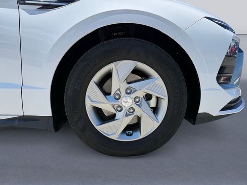 Certified 2025 Hyundai Sonata SE FWD image 9