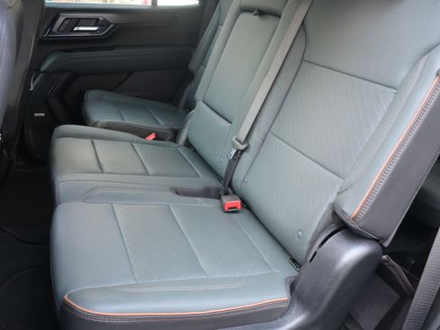 Used 2026 GMC Yukon AT4 AWD/4WD image 31
