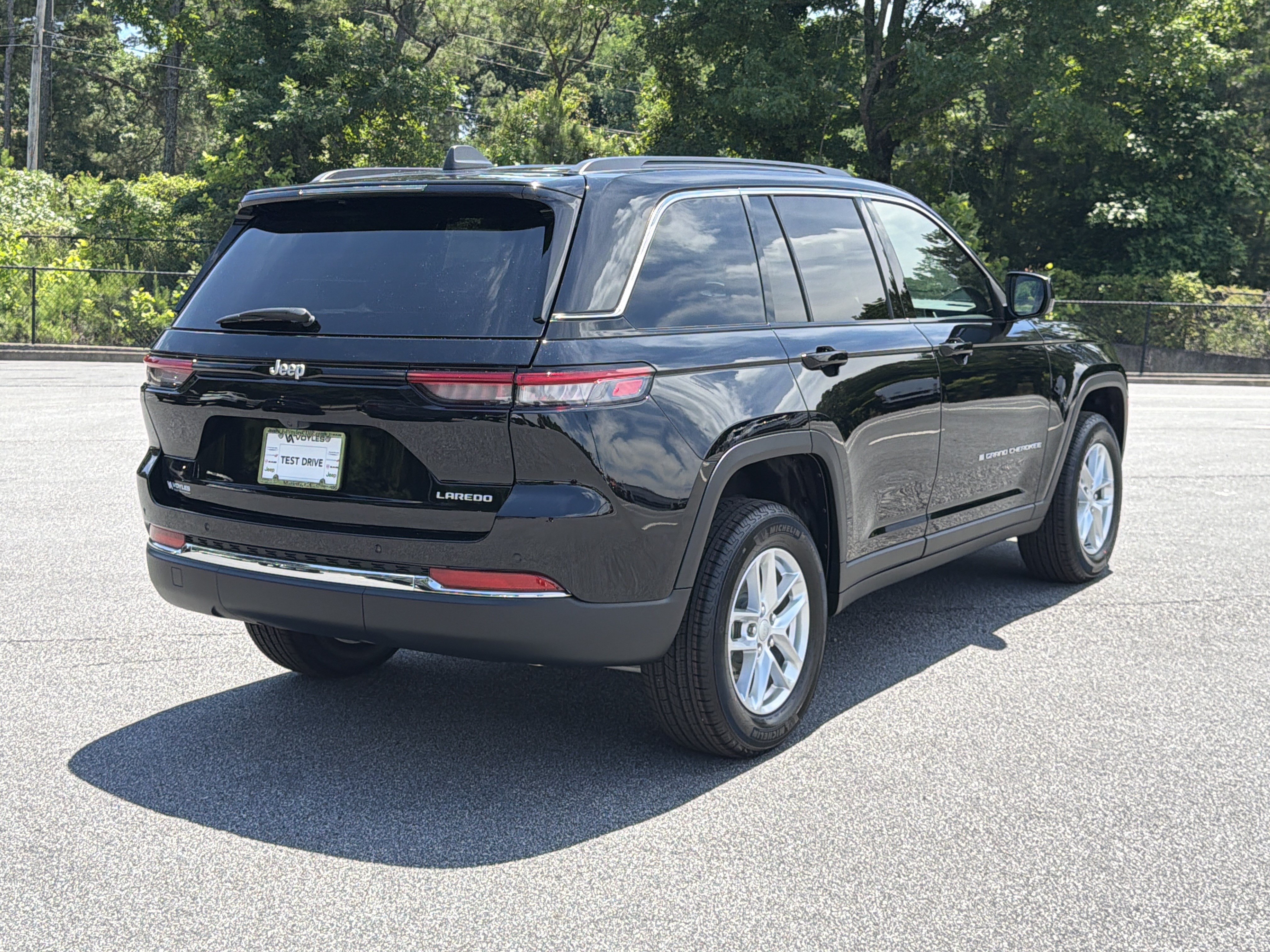 New 2026 Jeep Grand Cherokee Laredo RWD image 8