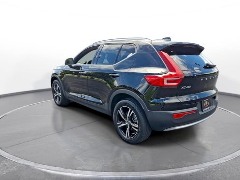 Used 2024 Volvo XC40 B5 Core AWD/4WD image 6