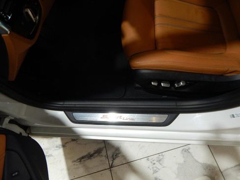 Used 2018 BMW 540i xDrive image 8