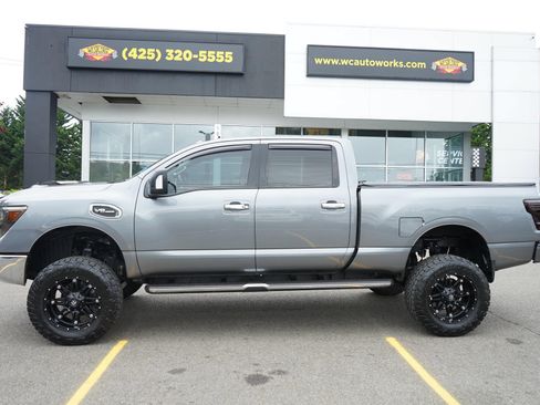 Used 2017 Nissan Titan SV AWD/4WD image 2
