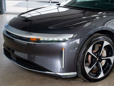 Used 2024 Lucid Air Touring image 11