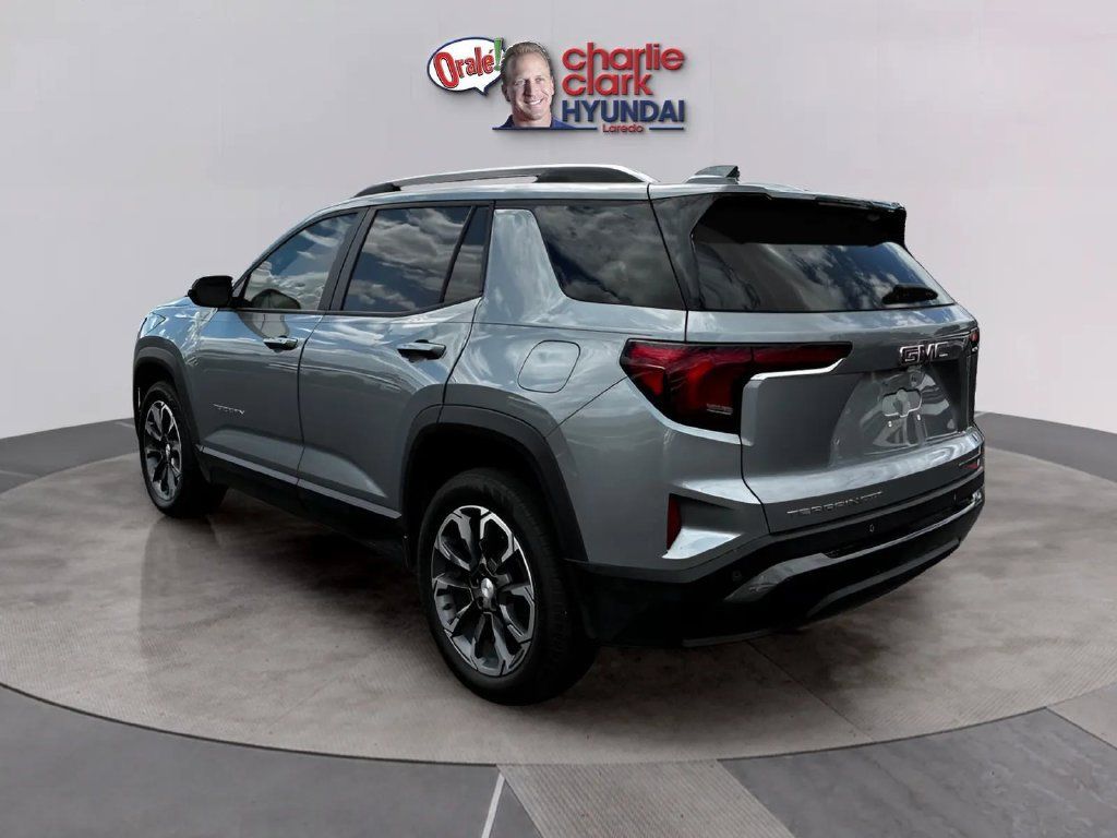 Used 2025 GMC Terrain Elevation w/ Elevation Premium Package AWD/4WD image 3