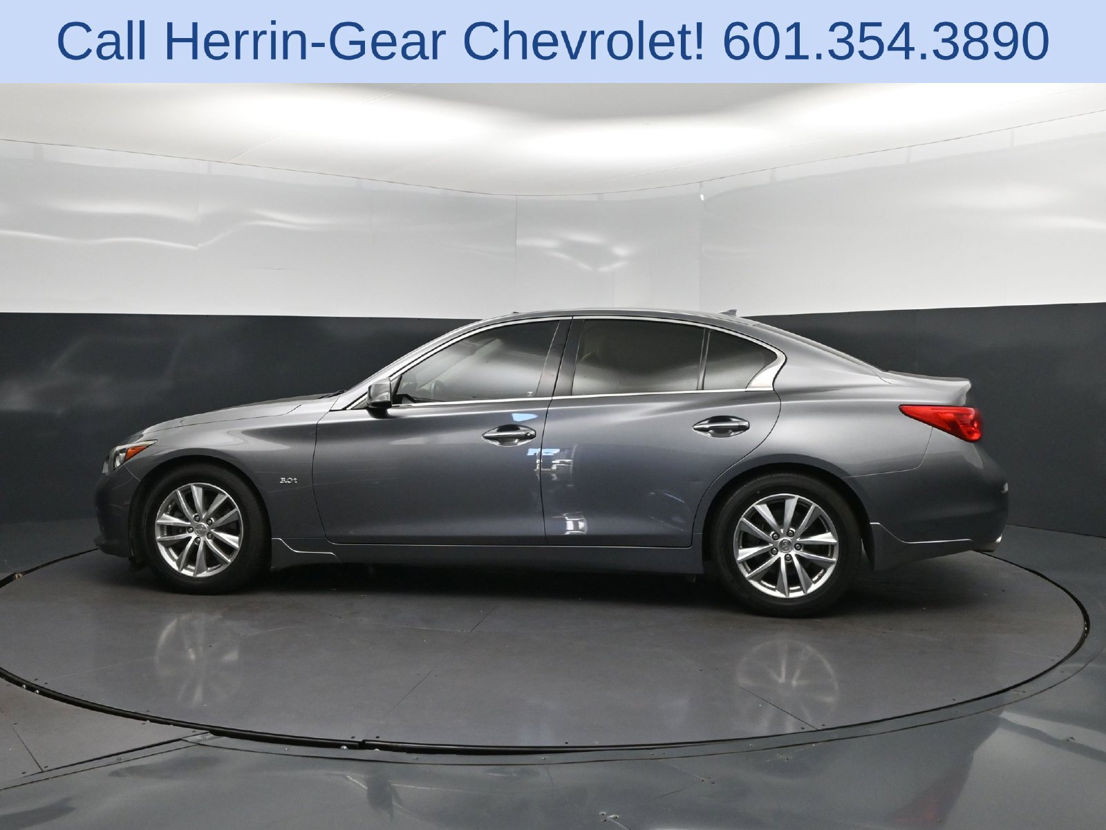 Used 2017 INFINITI Q50 3.0t Premium w/ 3.0T Premium Plus Package RWD image 4