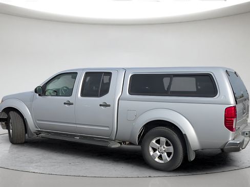 Used 2010 Nissan Frontier SE w/ Moonroof Pkg AWD/4WD image 10