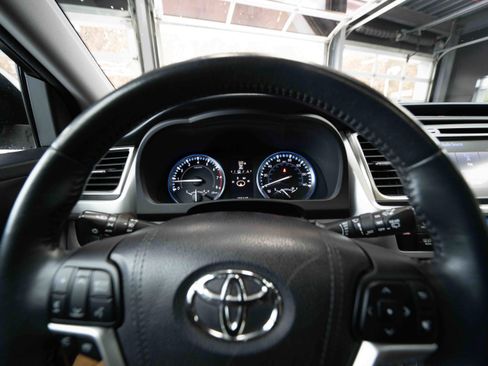 Used 2015 Toyota Highlander XLE image 15