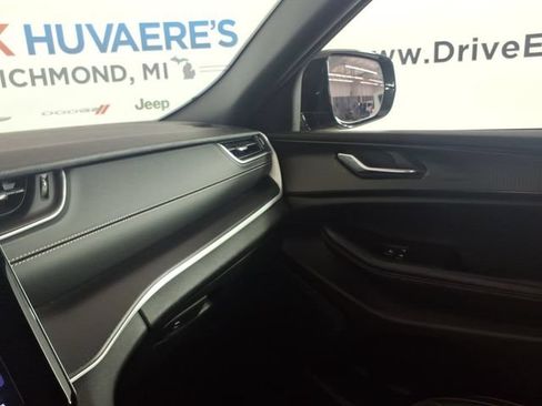 Used 2024 Jeep Grand Cherokee L Laredo AWD/4WD image 22