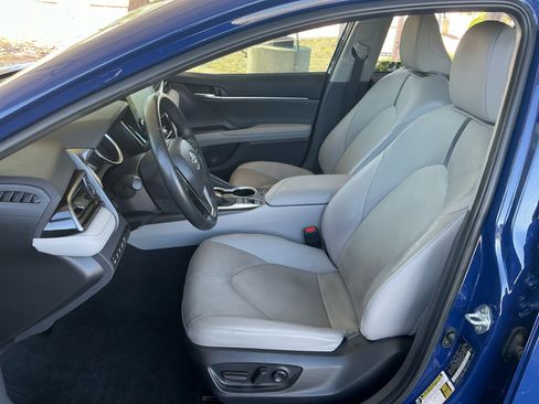 Used 2024 Toyota Camry XLE w/ Navigation Package image 14