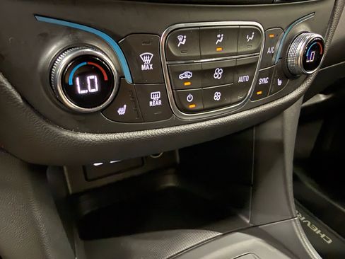 Certified 2022 Chevrolet Equinox RS FWD image 37