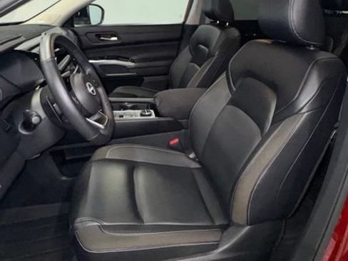 Used 2024 Nissan Pathfinder SL w/ SL Premium Package AWD/4WD image 19