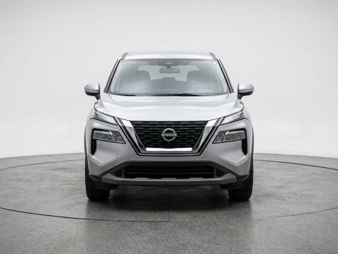 Used 2025 Nissan Rogue SV AWD/4WD image 2