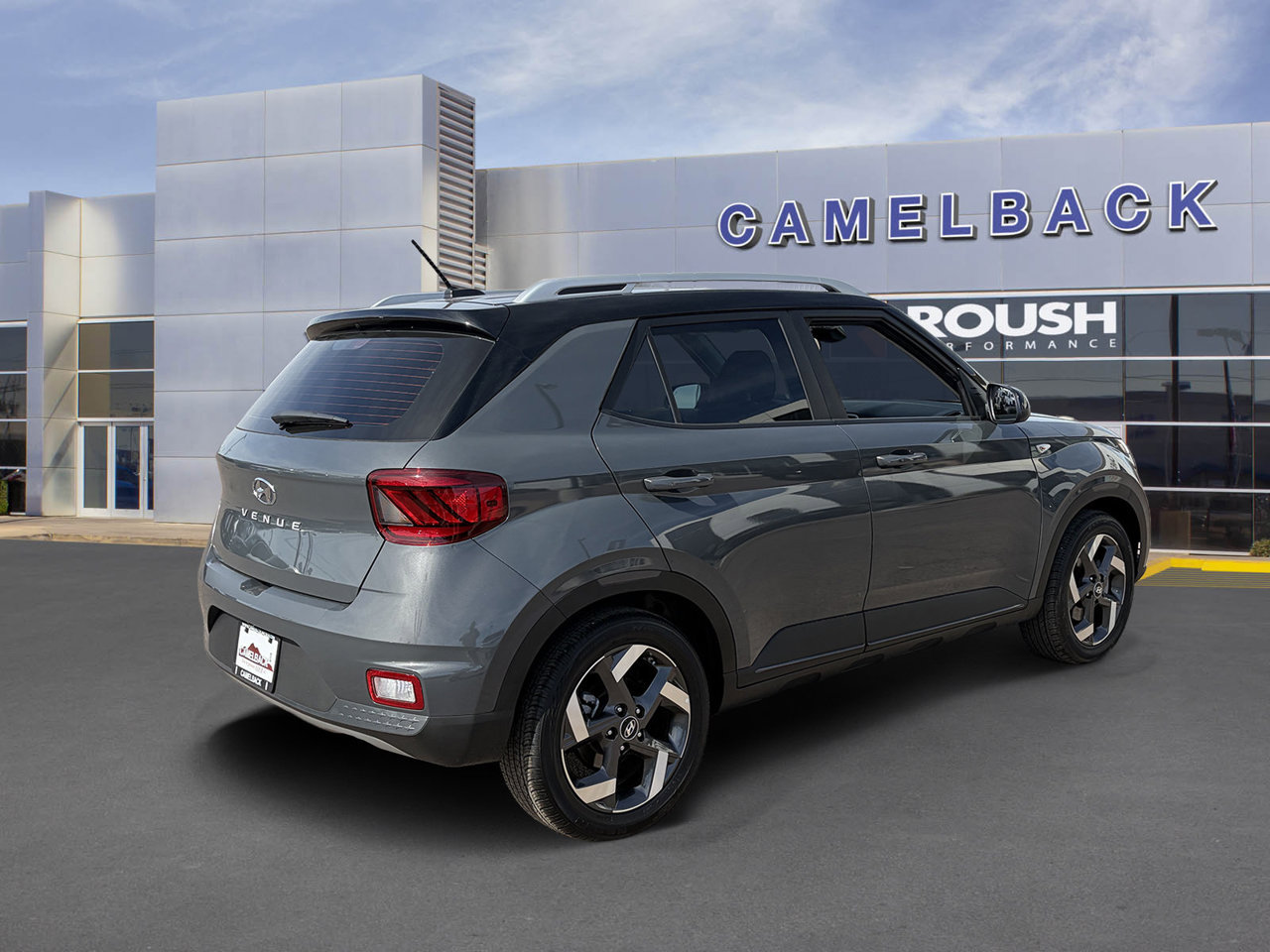 Used 2025 Hyundai Venue Limited FWD image 6