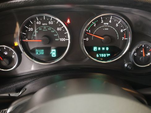 Used 2015 Jeep Wrangler Unlimited Sport w/ Quick Order Package 24S AWD/4WD image 4