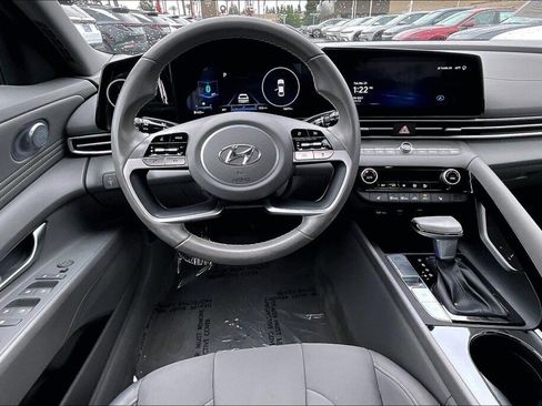 Certified 2023 Hyundai Elantra SEL w/ Convenience Package image 7