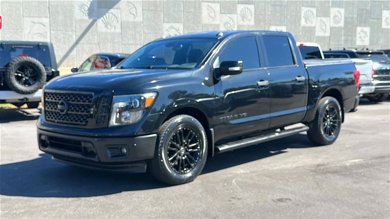 Used 2019 Nissan Titan SV w/ SV Convenience Package RWD image 7