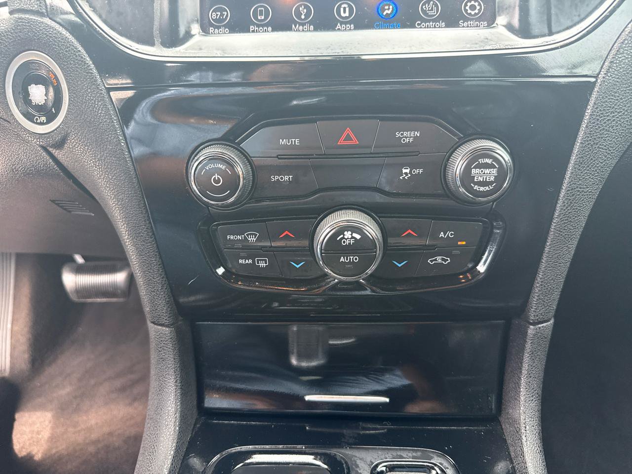 Used 2018 Chrysler 300 S RWD image 20