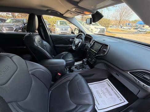 Used 2019 Jeep Cherokee Limited image 10