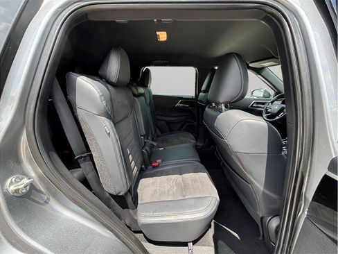 Used 2023 Mitsubishi Outlander SE Black Edition FWD image 42