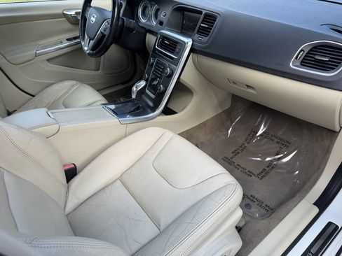 Used 2013 Volvo S60 T5 image 17