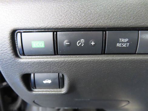 Used 2025 Nissan Sentra SV w/ All-Weather Package FWD image 18