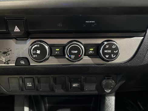 Certified 2021 Toyota Tacoma SR5 image 19