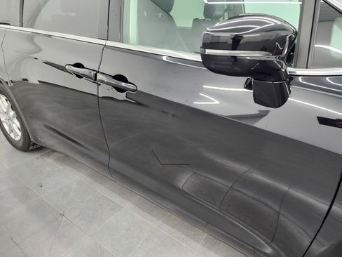 Used 2024 Chrysler Pacifica Touring-L image 24