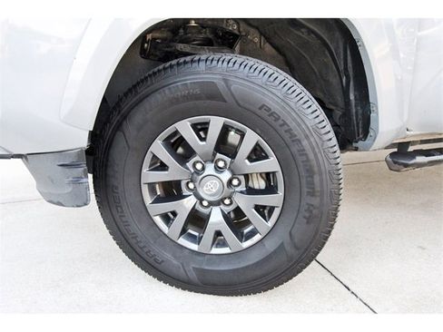 Used 2021 Toyota Tacoma SR5 image 31