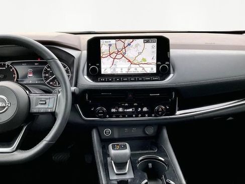 Used 2023 Nissan Rogue SL w/ SL Premium Package image 9