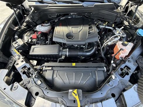 Used 2023 Alfa Romeo Stelvio Sprint image 26