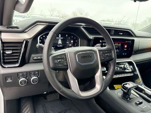 Used 2024 GMC Sierra 1500 Denali w/ Technology Package image 11