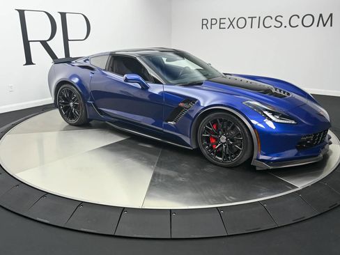 Used 2018 Chevrolet Corvette Z06 RWD image 3