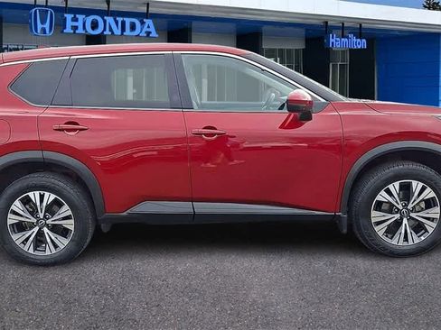 Used 2023 Nissan Rogue SV image 9