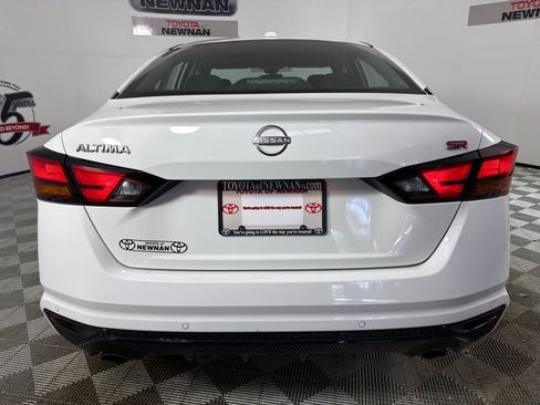 Used 2023 Nissan Altima 2.5 SR FWD image 4