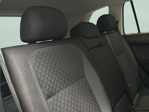 Used 2018 Volkswagen Tiguan S AWD/4WD image 16