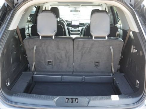 Used 2023 Ford Explorer XLT w/ Equipment Group 202A AWD/4WD image 11