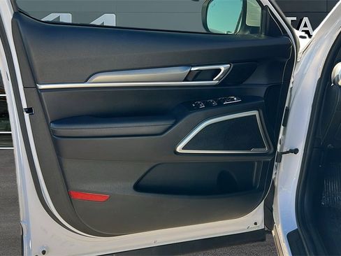 Used 2022 Kia Telluride S image 13