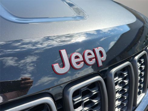 Used 2020 Jeep Grand Cherokee Trailhawk w/ Trailhawk Luxury Group AWD/4WD image 9